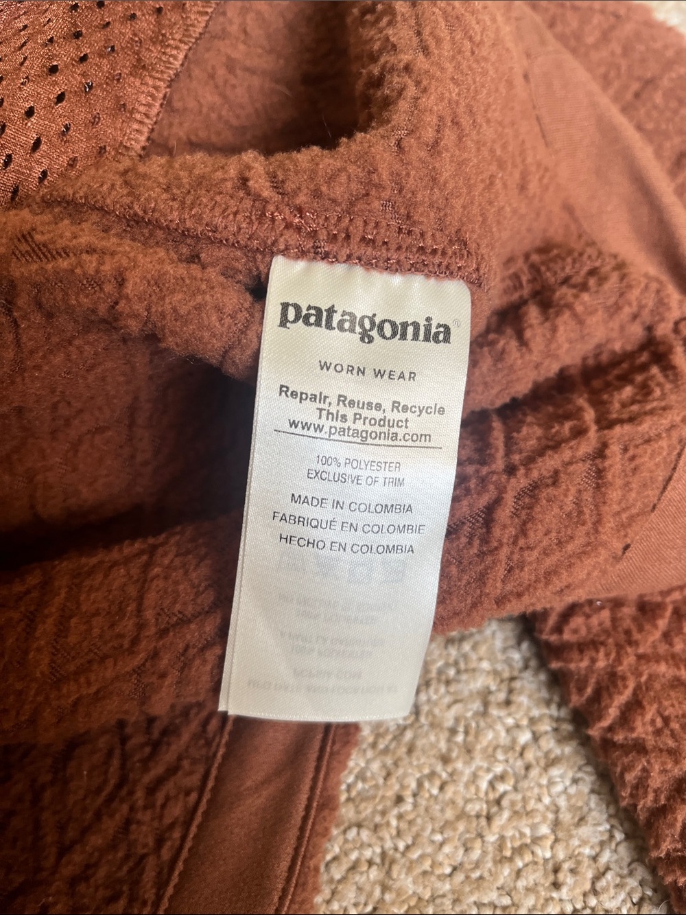 Patagonia Women's Rust Quilted Hooded Pullover - Picture 4 of 4